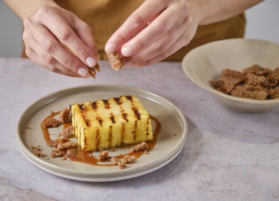 Grilled pineapple with crumble and salted caramel